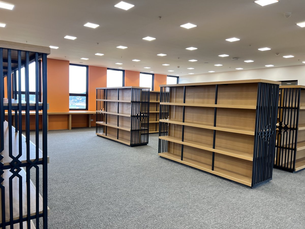 VInteriorsLtd1's tweet image. Stunning new shelving installation with beautiful metal and wood shelves, creating a modern and inviting atmosphere for all students and faculty.
#UniversityLibrary
#StudySpace
#BookLovers
#InnovationInLearning