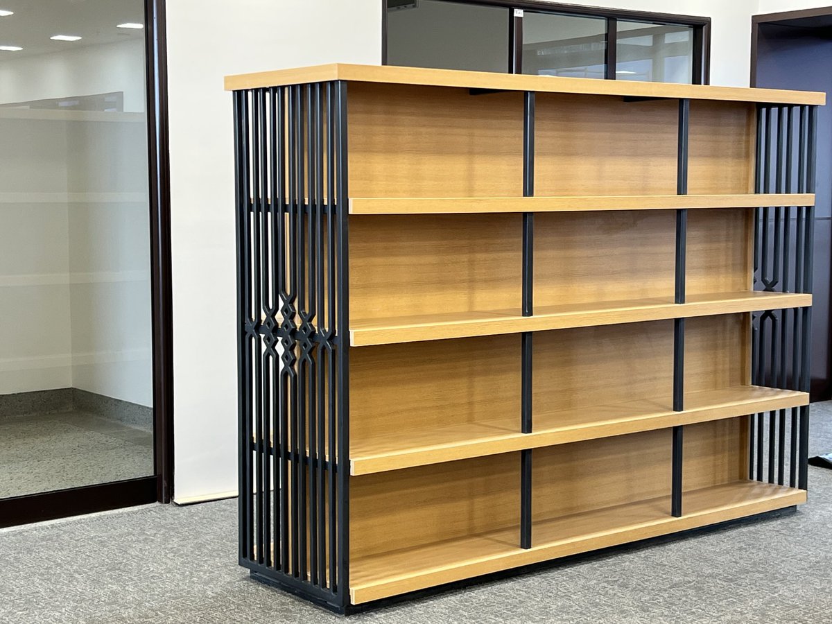 VInteriorsLtd1's tweet image. Stunning new shelving installation with beautiful metal and wood shelves, creating a modern and inviting atmosphere for all students and faculty.
#UniversityLibrary
#StudySpace
#BookLovers
#InnovationInLearning