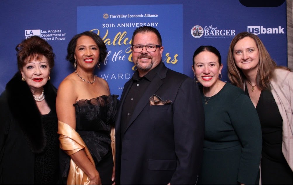 MarisolSocalGas's tweet photo. Congrats @ValleyAlliance on celebrating 30 years of service! Thank you to the founders, especially Cathy Maguire from @SoCalGas. What a special moment when her son, Matt Maguire, accepted the award posthumously on her behalf. @SoCalGas is honored to be part of this legacy ��️ https://t.co/APkNGVKsBM