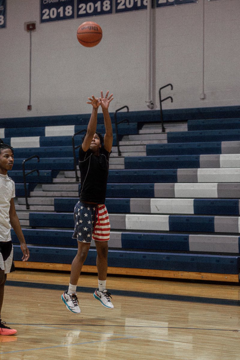 vothecreator's tweet photo. #memphis #photographer #videographer #sportsvideographer #sportsphotographer #basketball #highschoolbasketball #boysbasketball🏀 https://t.co/1cJ84OPJLa