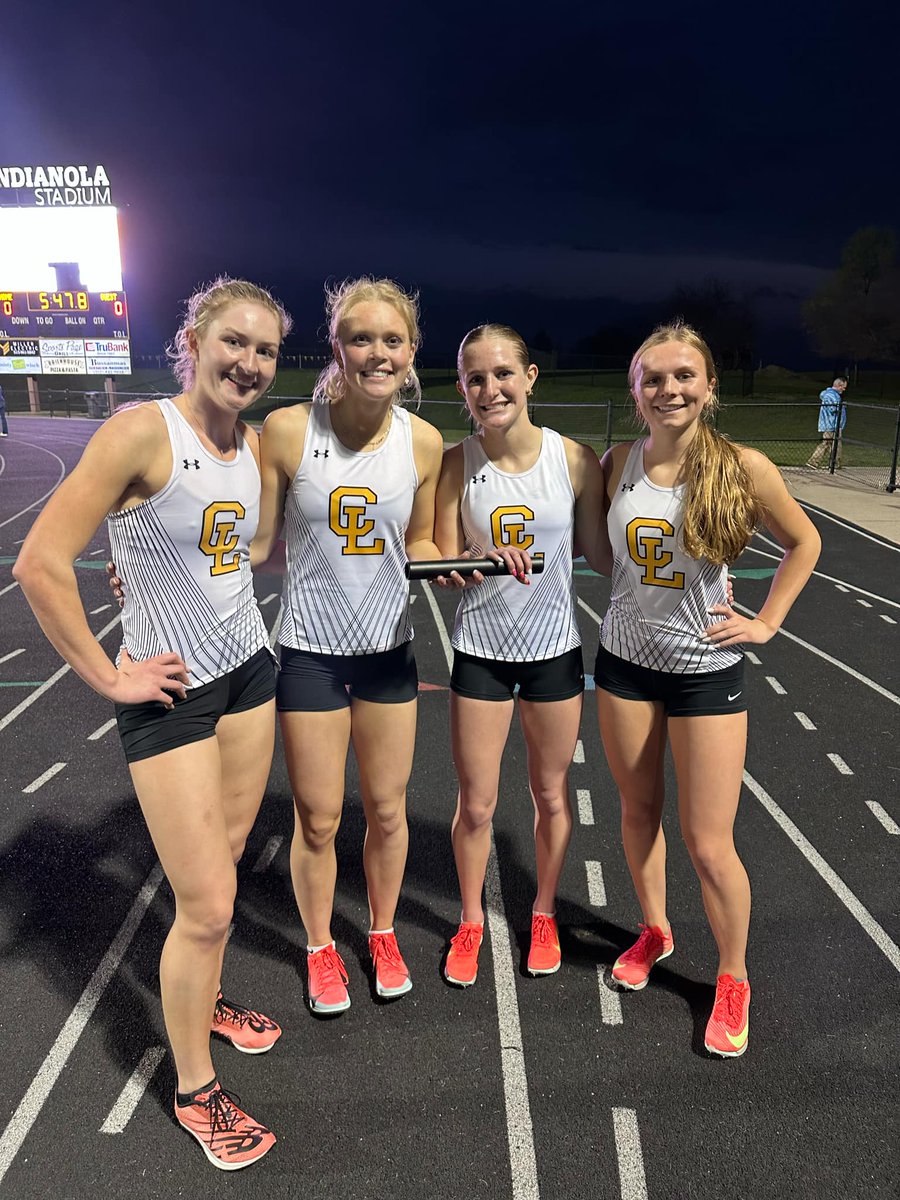 🚨SCHOOL RECORD ALERT🚨
       (AND BLUE STANDARD)

Reese Brownlee, Addie Doughan, Saylor Schmitt and Lauren Englin ran an All-Time Best 4x400 time of 4:01.13 beating the 25-year old record of 4:04.46 set in 2000.

📷: Stacy Doughan
