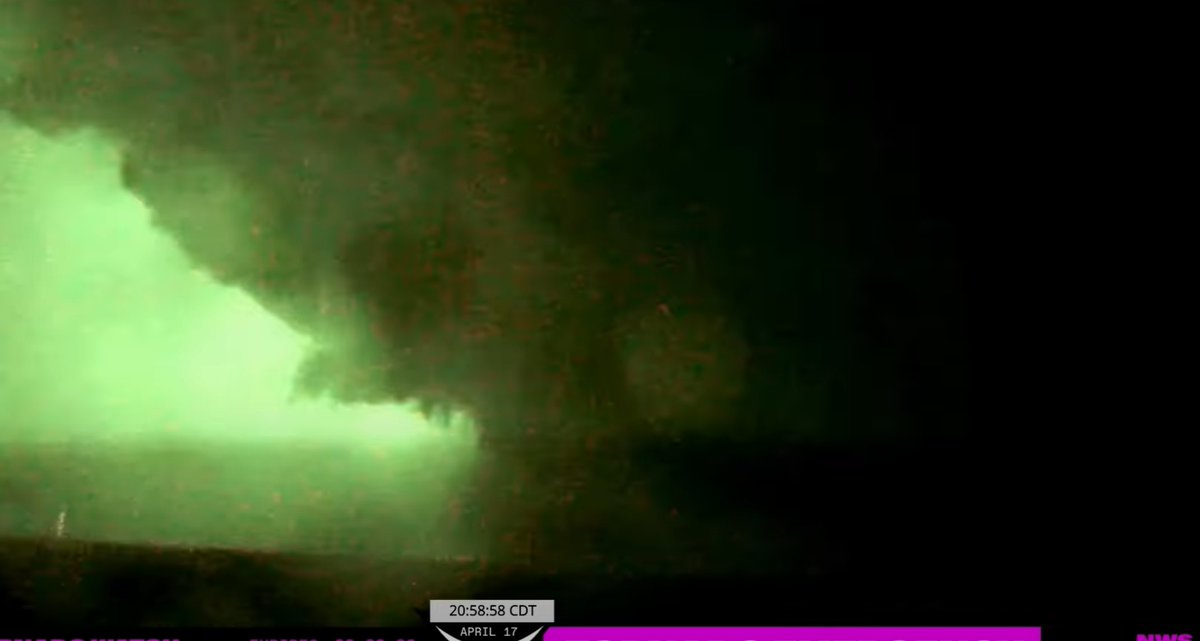 WeatherGamer21 (@weathergamer21) on Twitter photo MY GOODNESS ESSEX #IAWX YOU GOOD!? This thing looks massive on <a href="/ReedTimmerUSA/">Reed Timmer, PhD</a> live stream! youtube.com/watch?v=-hqSUt… MY GOODNESS ESSEX #IAWX YOU GOOD!? This thing looks massive on <a href="/ReedTimmerUSA/">Reed Timmer, PhD</a> live stream! youtube.com/watch?v=-hqSUt…