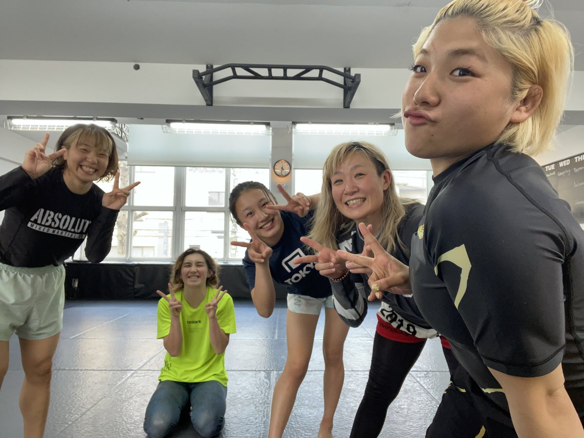 4月19日(土) 15:00〜16:30
女子グラップリング練習会します。
どちらのジムも参加可能です。
参加されたい方はDMください。
お待ちしています🌼
