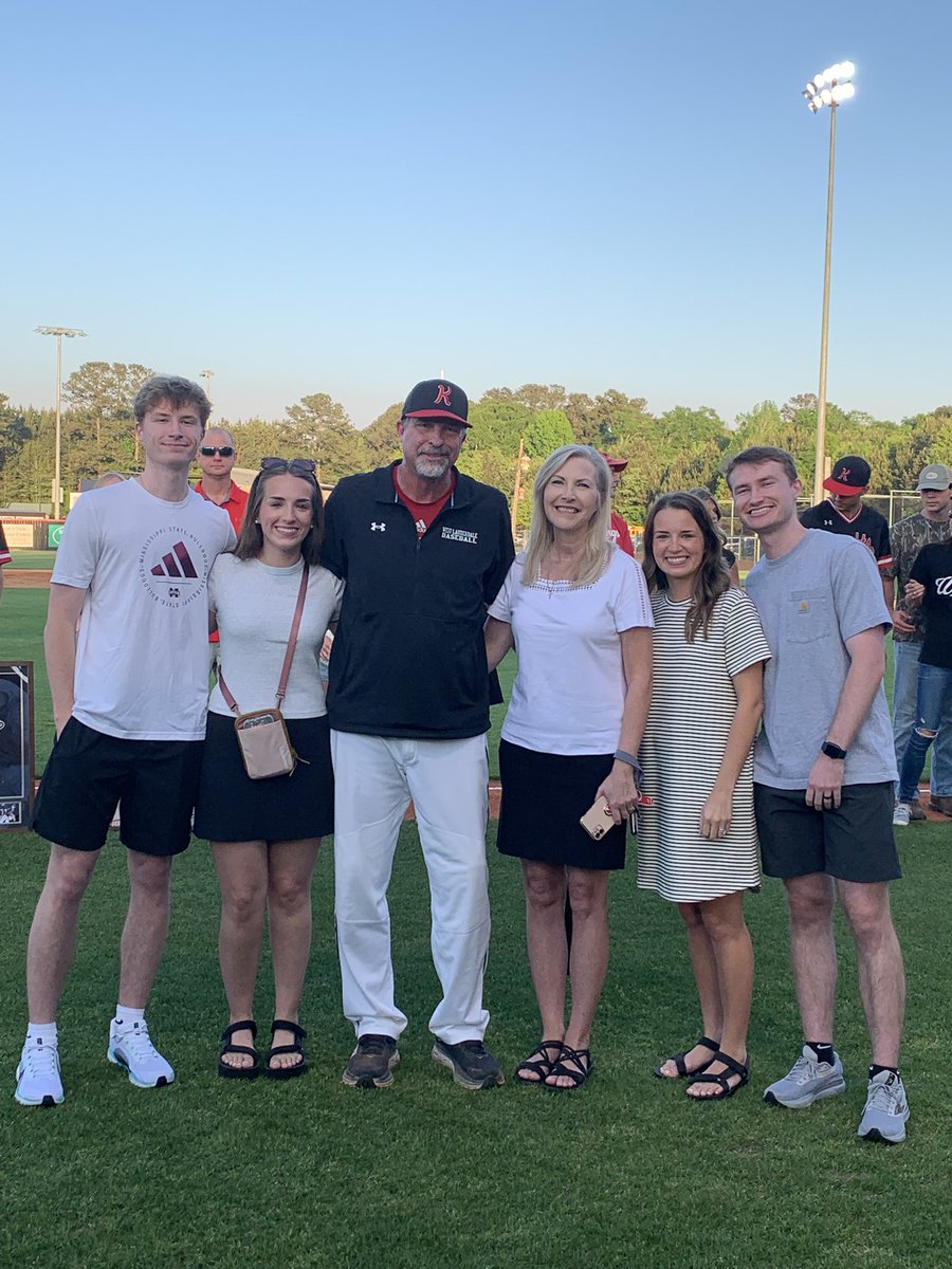 WestLauderdale1's tweet photo. We honor Coach Jody Hurst for his 30 years of service and commitment to West Lauderdale High School and the WL baseball program. #uKnighted #ItTakesAKingdom https://t.co/KGrJhYnJpl