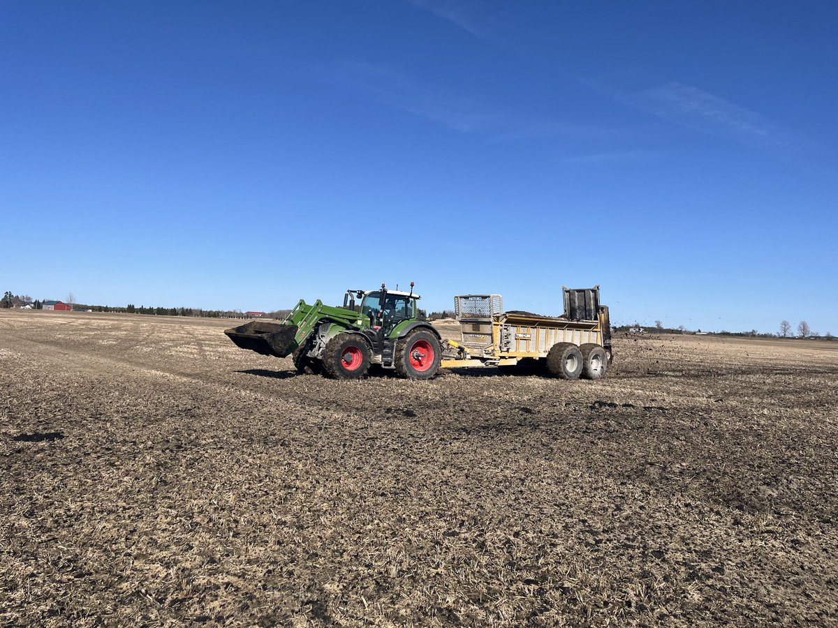 It was an absolute beauty of a day today!! 
Got some equipment rolling today , getting all the kinks worked out ... 
On a beautiful day like this it makes the first day stress a little easier... 
#gettingtheneighborsworkedup