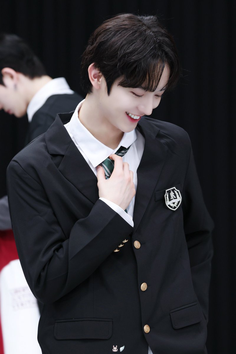 🐰🪽 tweet media