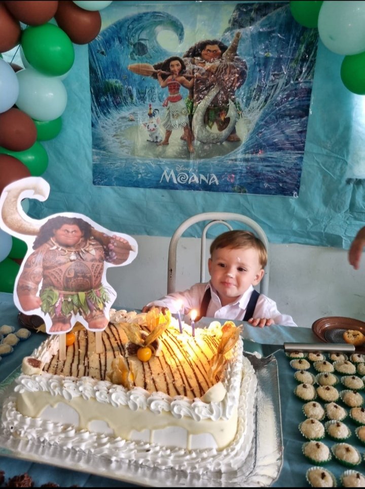 Orion fez dois anos. Pense num garoto que gosta do carro, e gosta de Moana e Maui.
<a href="/leonelcaldela/">Leonel Caldela #Tormenta25Anos</a>  tô no aguardo da trilogia do Orion.