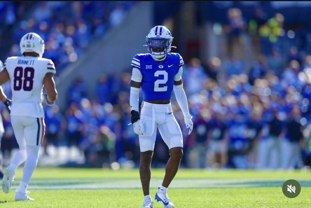 mvp30_curry's tweet photo. BYU really has some of the best uni’s in college football😮‍💨🥶 https://t.co/4J6PmKe0sl