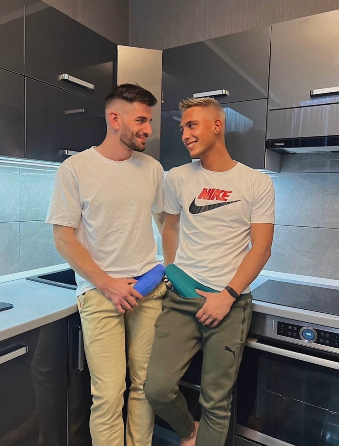 tompouco's tweet photo. who wants a sneak peek of something new? reply “hey” and RT https://t.co/zfRLzAyVKI