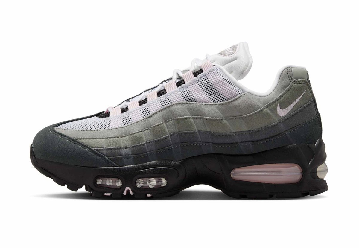 Sneaker Huddle tweet media