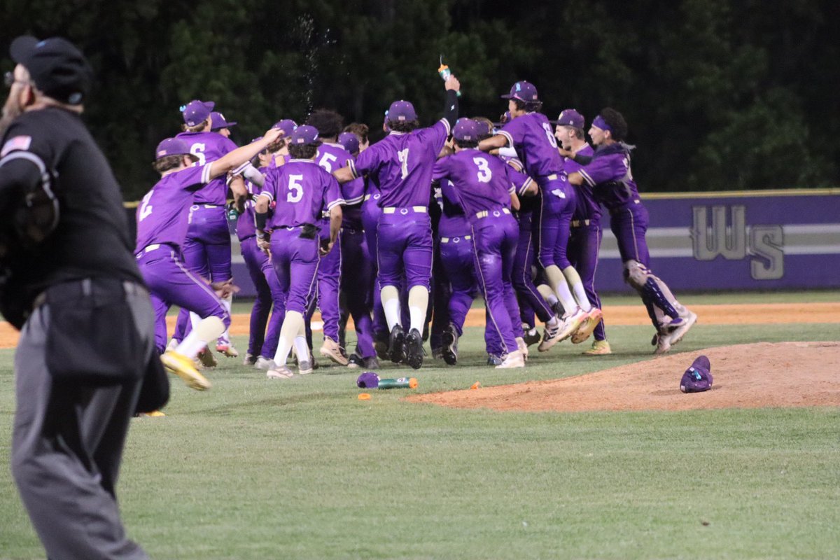 Springsbaseba11's tweet photo. #TEAM28 DISTRICT CHAMPIONS!!! 7th in school history 3rd in the last 5 years! #WeDaBears #Osos #SpringsRising  @WSBearAthletics @osvarsity @Petes_dragons https://t.co/1VFzEPJOzd