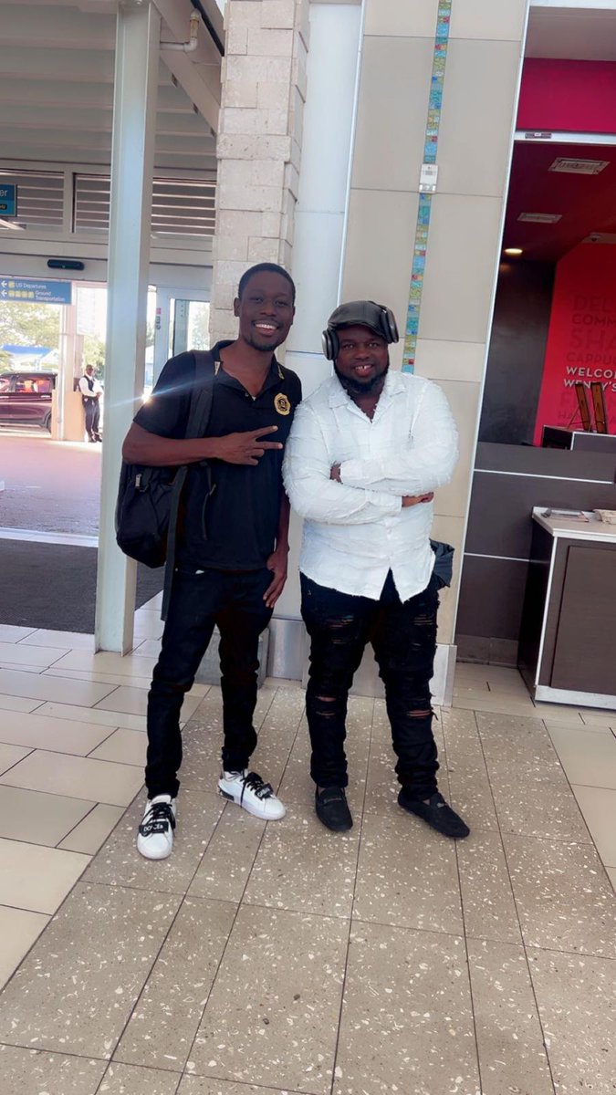 RO$H (@art_rosh_) on Twitter photo Mw kontan rankontre <a href="/Fr_luckson/">Fr_luckson_zon_pa_fe_moun</a> nan Bahamas ๐ง๐ธ
#tourists #trip #bahamas Mw kontan rankontre <a href="/Fr_luckson/">Fr_luckson_zon_pa_fe_moun</a> nan Bahamas ๐ง๐ธ
#tourists #trip #bahamas