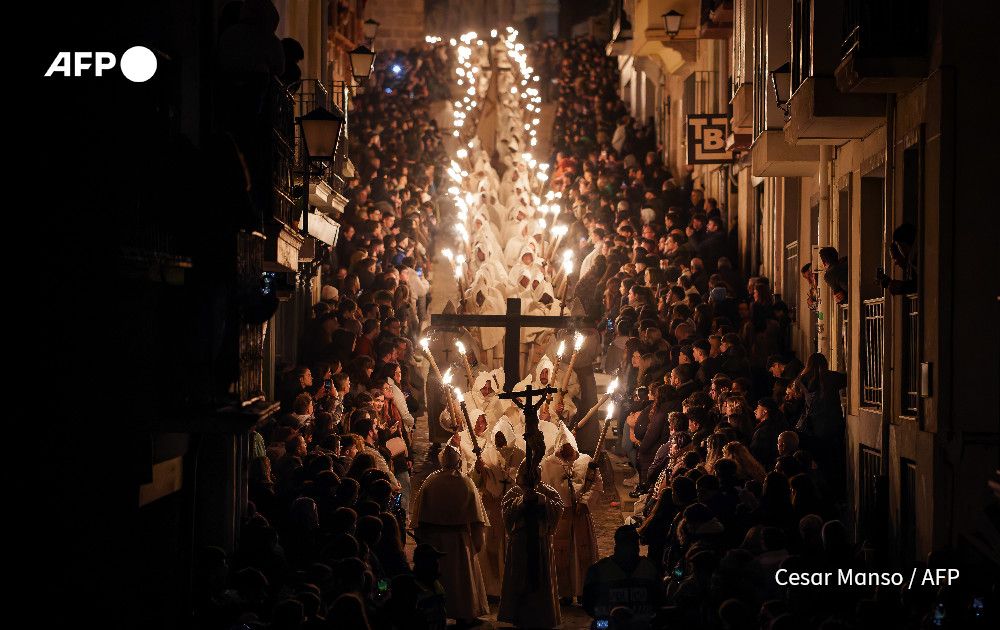 Spanish youth keep vibrant Holy Week processions alive

u.afp.com/SSgJ
