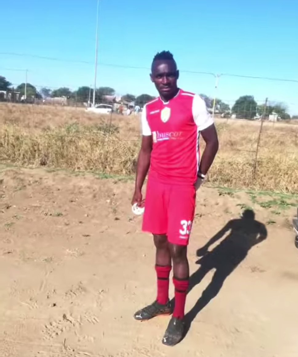 𝐀𝐜𝐨𝐫𝐧𝐡𝐨𝐞𝐤 — Tributes continues to pour in for Acornhoek United FC’s star, Afel Mdhlovu. The 37-year-old striker, also known as ‘Farho’, passed away on Saturday at Sigagule Village in Acornhoek town, Mpumalanga.

#BushbuckridgeGuardian | Taking Bushbuckridge To The World