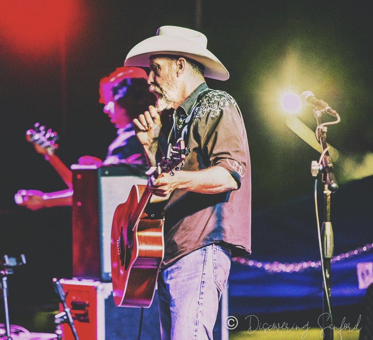 I’ll be playing solo at The Seahorse Eats and Drinks on Oak Island, NC this Saturday. Come hang out!  #singersongwriter #livemusic #musiclife