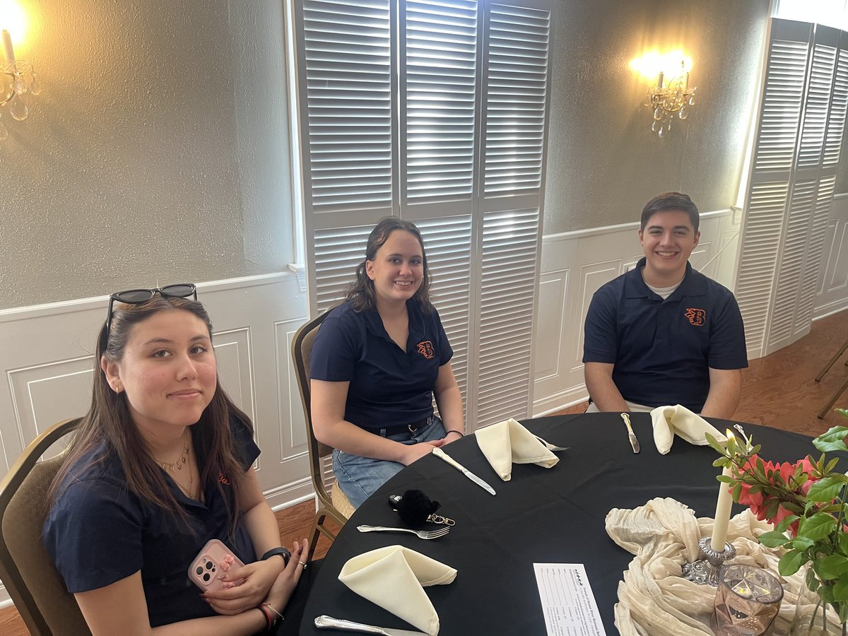 BlazeJROTC's tweet image. We are honored to attend the Friends of Stones River National Battlefield partner of the decade dinner, and we are proud to be a Partner of the Year Finalist!
