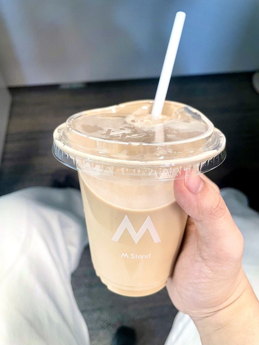 坏心情是昨晚只睡着了3小时💤
好心情是喝到了超爱的奶油话梅拿铁！！
我要安利给全世界这杯 超好喝谁懂！

然鹅现在情况是
严重缺睡眠+灌下一整杯咖啡☕️
小心脏跳得有点快 人仿佛在飘🎧🌀