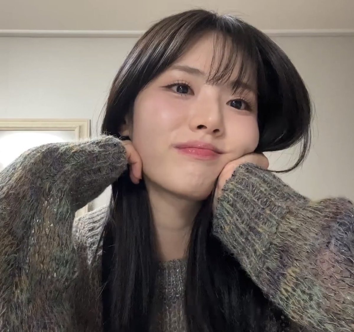 nidupal's tweet photo. (할때)교복입어줘ෆ                                     농담이지? https://t.co/xxyeCAvGH7