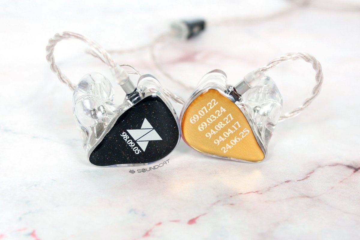 4명의 크나큰으로서의 시작을 축하하는 마음과 
크나큰의 앞으로의 모든 공연을 응원한다는 의미로 인이어 서포트를 진행했습니다🎧🎶

(인이어 디자인은 멤버들의 의견을 반영하여 제작되었습니다💗)

#크나큰 #KNK #이동원 #정인성 #김지훈 #김현종