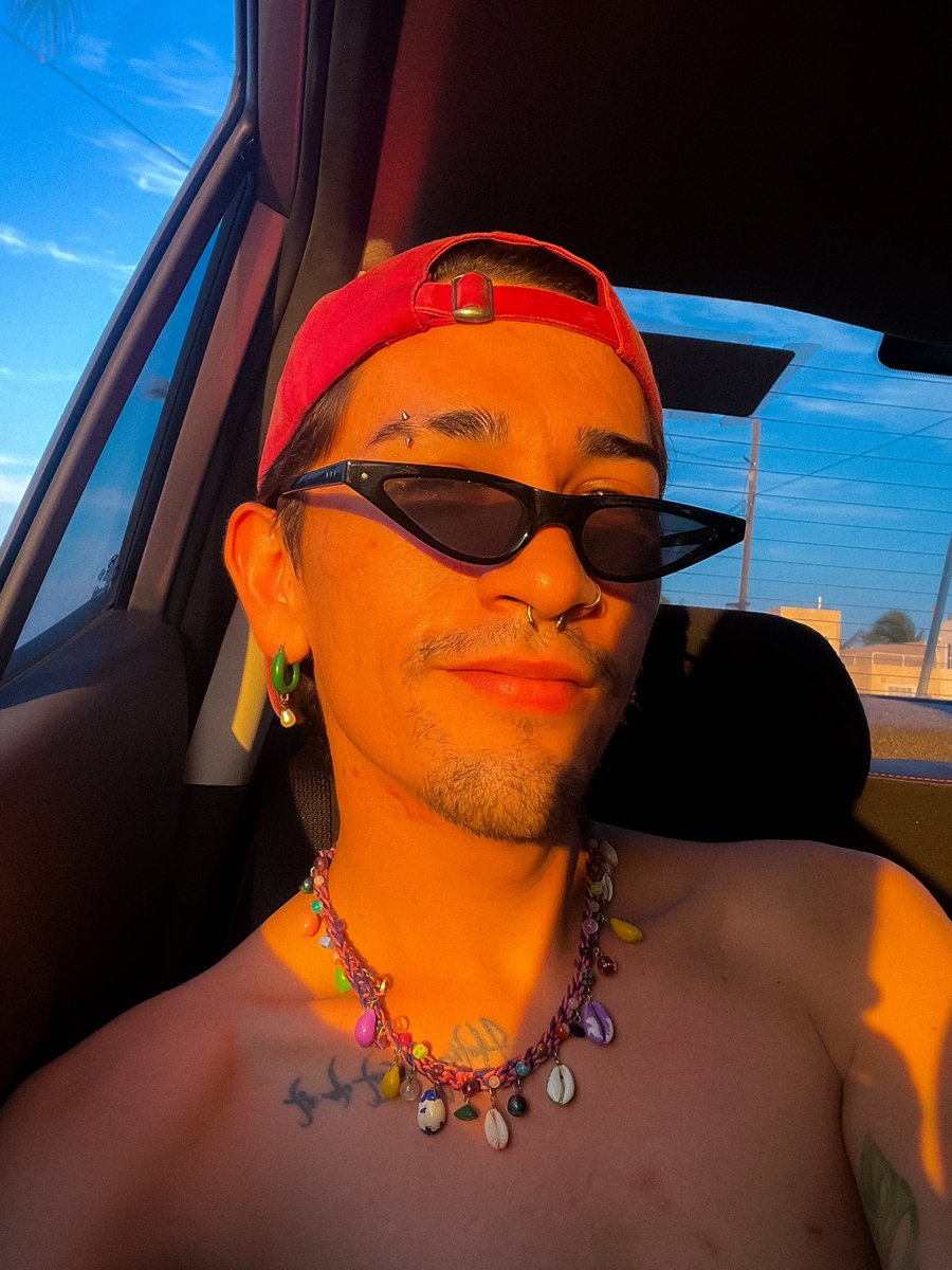 _vxrick_'s tweet image. mi lugar favorito soy yo cuando estoy en la playa ❤️🌞✨