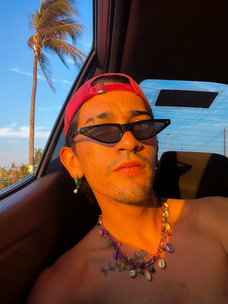 _vxrick_'s tweet image. mi lugar favorito soy yo cuando estoy en la playa ❤️🌞✨