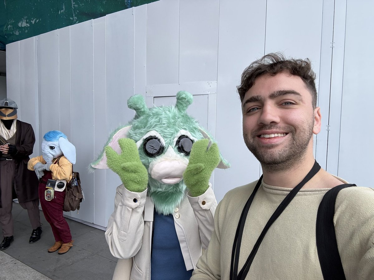 Live at worlds biggest  Star Wars convention