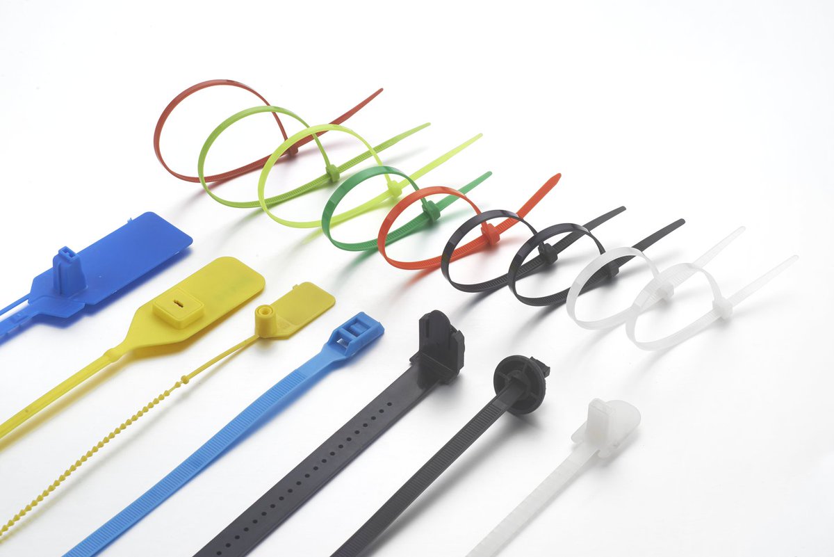Fengtai_elec's tweet image. Because loose wires are never a good look 
👉fngtai.com.cn
#CableManagement #ZipTies #ElectriciansChoice #fyp