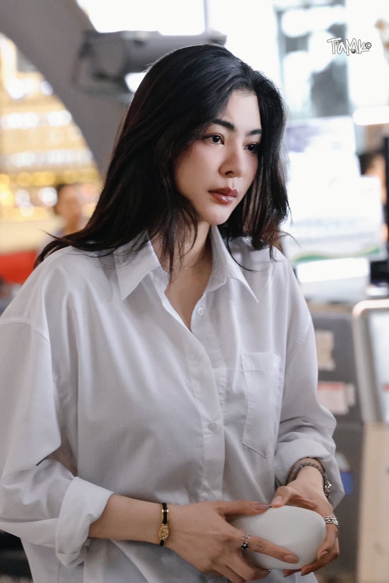 rosieskenken's tweet photo. Why does she have to be this good-looking??? 😖 LOOK AT HER.

#FayePeraya #ฝ้ายพีรญา https://t.co/H9wrGLY4jg