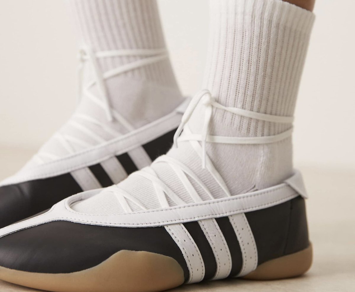 waseeta10's tweet photo. -adidas 
- السعر : 435 ريال .. 

#وسيطة_تسوق
#adidas https://t.co/uEOaZocawH