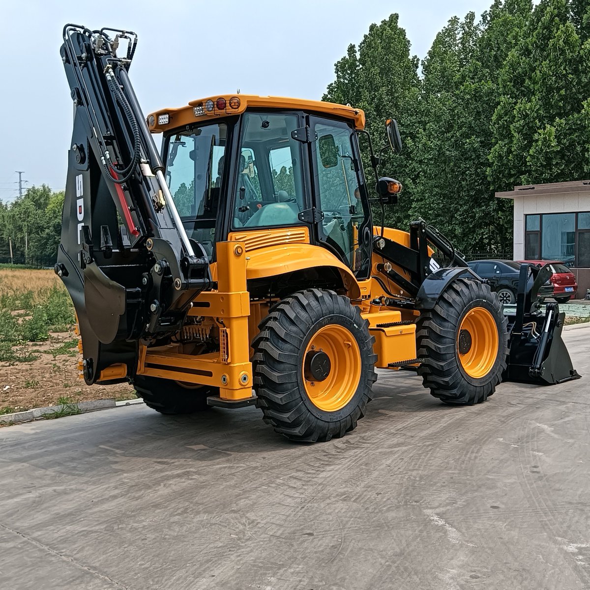 sinoloader's tweet image. JCB4CX model backhoe loaders,with cummins engine,telescopic boom,4whees driving,grab travel models.china top brand.
wa:0086-13275314666