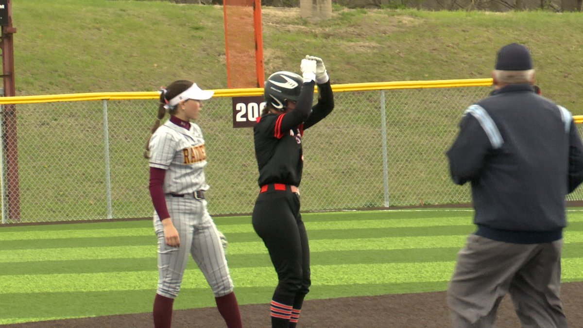 pmc3_83's tweet image. WMBD Prep Sports Recaps: Washignton and Metamora softball win nailbiters in Mid-Illini play. Normal West SB picks up a win over Danville.

Morton, Normal Community, and Normal West all win in girls soccer.

Highlights: centralillinoisproud.com/sports/local-s…