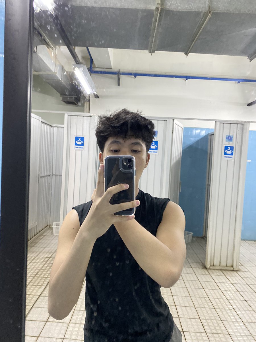 kiotanawat's tweet photo. hi lol https://t.co/EOkOEHfzMe