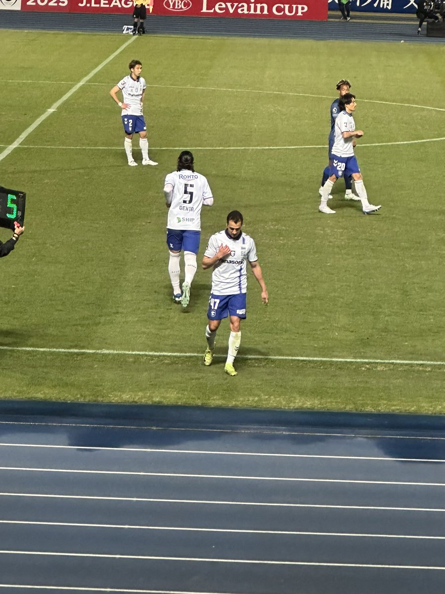 RobertoBAGG10's tweet photo. 初めて水戸行って来た！
弦太おかえりー⚽️
なんかうるっときたの俺だけかな。
てか水戸の選手あんまりわから��けど、またK'sデンキスタジアム行こうと思う。
駐車場無料やし帰りの渋滞もないしサッカー観るには最高やな。
とりあえずDAZNで水戸サッカー観てみよう https://t.co/AOxpmoamK0