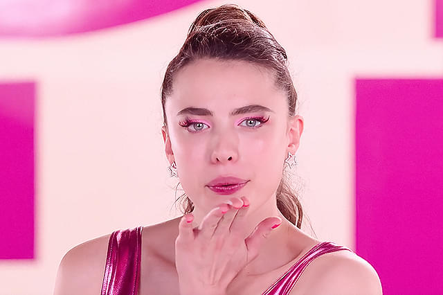 試写にて5/16公開の『サブスタンス』拝見しました～!
現今年衝撃のベスト映画です!!!

歳老いて世間から風化した女優が
若い分身体を細胞分裂で作り分身体が大活躍！
しかし元の老いた母体は…的映画かと思いきや
ラスト本当に最高！！