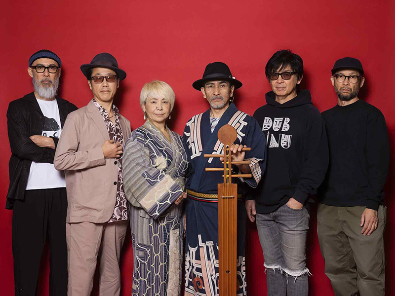 sakurazakofu's tweet photo. OKI DUB AINU BAND
4月20日(日)
開場18:30開演19:00
前売 4,500円当日 5,000円別途Drink500円
Member:
#OKI (Vo,Tonkori)
#Rekpo (Vo,Tonkori)
#沼澤尚 (Drums)
#中條卓 (Bass)
#HAKASE-SUN (Key)
#内田直之 (Mixing)
#桜座 https://t.co/4jlNBIONpn