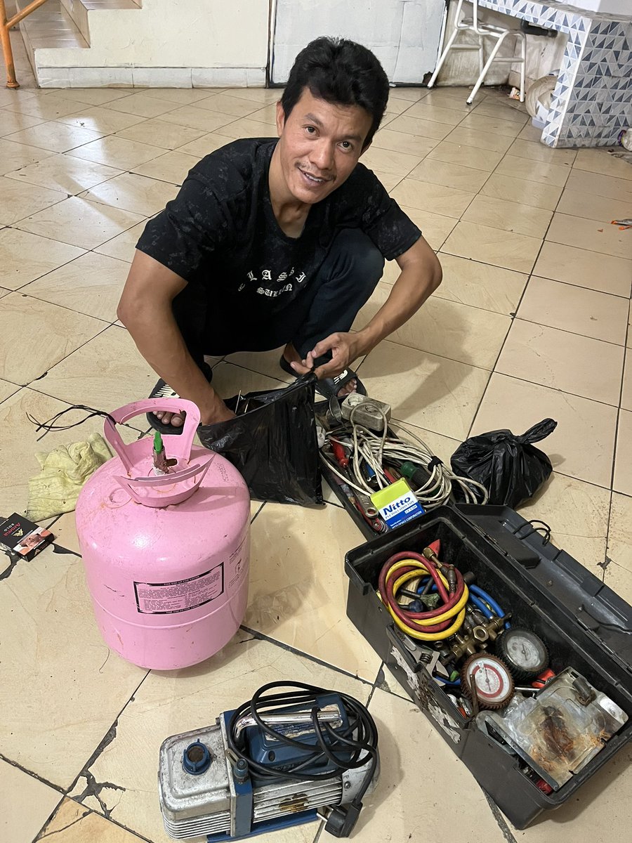 el_jastip's tweet photo. Ini mas Iqbal
Tukang AC andalan, alatnya lengkap, kerjaannya rapi bersih dan teliti.

Udah dari tahun 2018 pakai jasa dia.
Betulin Kulkas, Showcase, Freezer dan pendingin lain bisa.

Jadi kl perlu tukang AC atau tukang kulkas area Jakarta dan Bekasi hub Iqbal Tehnik 081319104378 https://t.co/KQGwBy40Eh