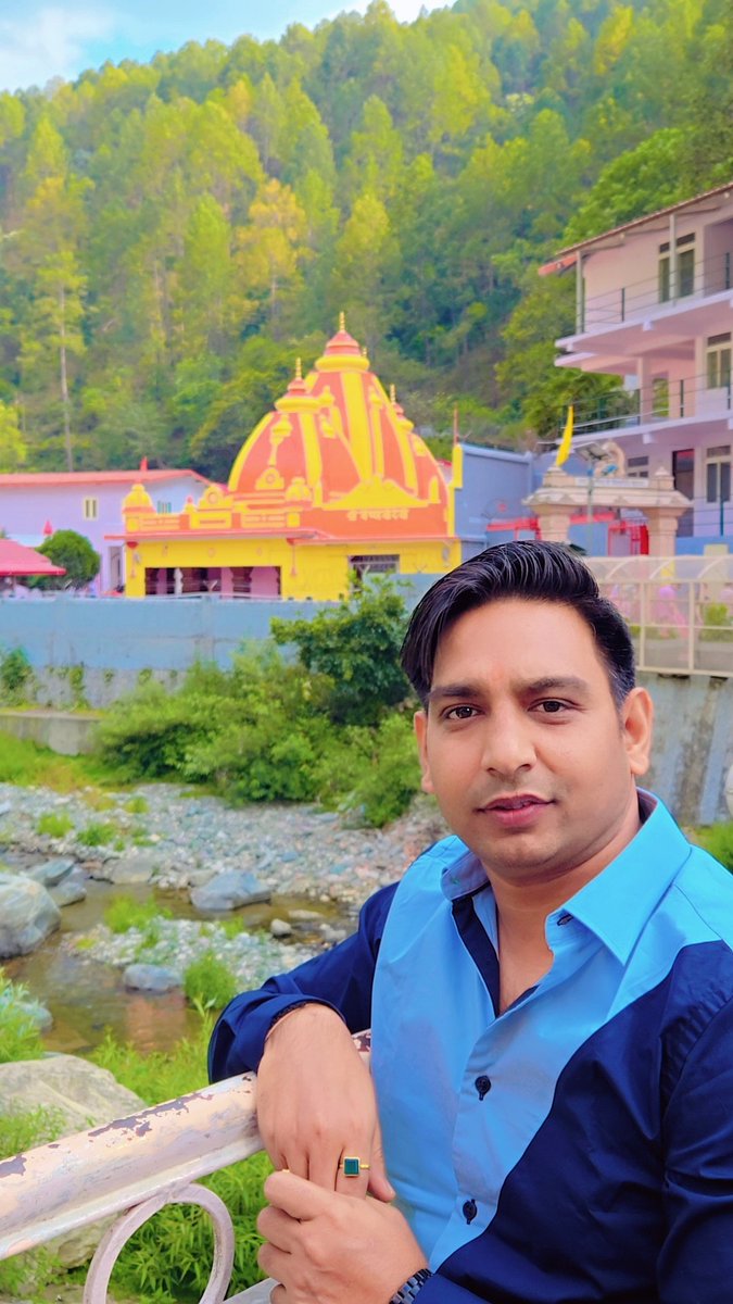 Alok Nagar Badalpur (@aloknagar12) on Twitter photo рджреЗрд╢ рдХреЗ рдкреНрд░рд╕рд┐рджреНрдз рдкреНрд░рднрд╛рд╡рд╢рд╛рд▓реА рдкрд╡рд┐рддреНрд░ рд╕реНрдерд╛рди рдХреИрдВрдЪреА рдзрд╛рдо - рд╢реНрд░реА рдкреНрд░рд╕рд┐рджреНрдз рдиреАрдо рдХрд░реЛрд▓реА рдмрд╛рдмрд╛ рдХреЗ рдордВрджрд┐рд░ рдЬрд╛рдиреЗ рдХрд╛ рд╕реБрдЕрд╡рд╕рд░ рдкреНрд░рд╛рдкреНрдд рд╣реБрдЖ ЁЯЩПтЬи
рдкрд░рдо рд╢реНрд░рджреНрдзреЗрдп рдорд╣рд╛рд░рд╛рдЬ рдЬреА, рд╕рднреА рдХреЛ рд╕реБрдЦ-рд╕рдореГрджреНрдзрд┐ рдПрд╡рдВ рдЦреБрд╢рд╣рд╛рд▓ рдЬреАрд╡рди рдкреНрд░рджрд╛рди рдХрд░реЗрдВ... рд╣реЗ рдХреГрдкрд╛ рдирд┐рдзрд╛рди рдЕрдкрдиреА рджрд┐рд╡реНрдп рджреГрд╖реНрдЯрд┐ рд╣рдореЗрд╢рд╛ рд╣рдо рд╕рдм рдкрд░ рдмрдирд╛рдПрдВ рд░рдЦрдирд╛ ЁЯЩП
рдЬрдп рд╣реЛ рдмрд╛рдмрд╛ рдиреАрдордХрд░реМрд▓реА ЁЯе░ рджреЗрд╢ рдХреЗ рдкреНрд░рд╕рд┐рджреНрдз рдкреНрд░рднрд╛рд╡рд╢рд╛рд▓реА рдкрд╡рд┐рддреНрд░ рд╕реНрдерд╛рди рдХреИрдВрдЪреА рдзрд╛рдо - рд╢реНрд░реА рдкреНрд░рд╕рд┐рджреНрдз рдиреАрдо рдХрд░реЛрд▓реА рдмрд╛рдмрд╛ рдХреЗ рдордВрджрд┐рд░ рдЬрд╛рдиреЗ рдХрд╛ рд╕реБрдЕрд╡рд╕рд░ рдкреНрд░рд╛рдкреНрдд рд╣реБрдЖ ЁЯЩПтЬи
рдкрд░рдо рд╢реНрд░рджреНрдзреЗрдп рдорд╣рд╛рд░рд╛рдЬ рдЬреА, рд╕рднреА рдХреЛ рд╕реБрдЦ-рд╕рдореГрджреНрдзрд┐ рдПрд╡рдВ рдЦреБрд╢рд╣рд╛рд▓ рдЬреАрд╡рди рдкреНрд░рджрд╛рди рдХрд░реЗрдВ... рд╣реЗ рдХреГрдкрд╛ рдирд┐рдзрд╛рди рдЕрдкрдиреА рджрд┐рд╡реНрдп рджреГрд╖реНрдЯрд┐ рд╣рдореЗрд╢рд╛ рд╣рдо рд╕рдм рдкрд░ рдмрдирд╛рдПрдВ рд░рдЦрдирд╛ ЁЯЩП
рдЬрдп рд╣реЛ рдмрд╛рдмрд╛ рдиреАрдордХрд░реМрд▓реА ЁЯе░