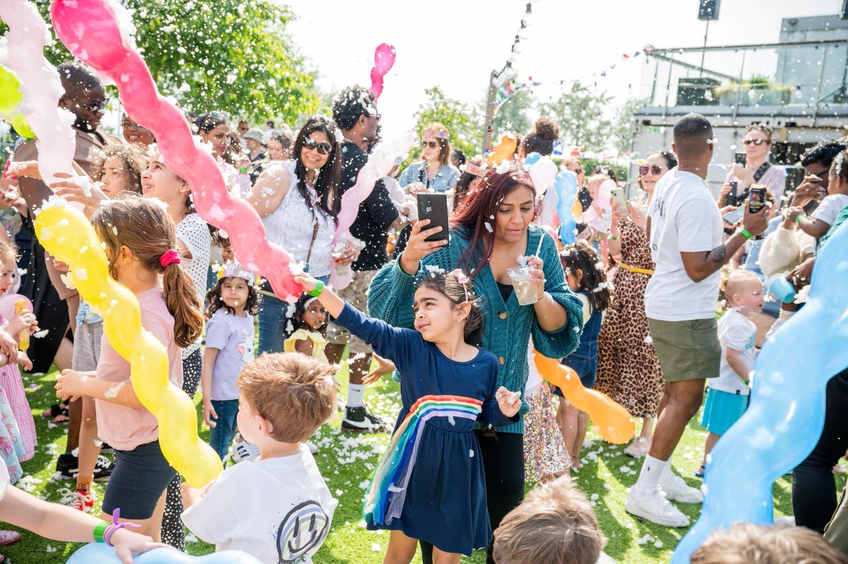 The Barking Riverside family rave is returning for 2025 🎉

@bflfevents is bringing their famous family rave back to the Barking Riverside foreshore for a third year running on Saturday 3rd May, 2pm - 4pm.

Join us for a May Day weekend dance party eventbrite.co.uk/e/bigfishlittl…