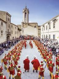 Crec important diferenciar entre laïcisme i ateisme. Vull un estat i societat laiques, però amb absolut respecte a les creences de cadascú. 

Ho celebreu des de la religió, la cultura, o no ho celebreu: bon divendres sant a tot el món!