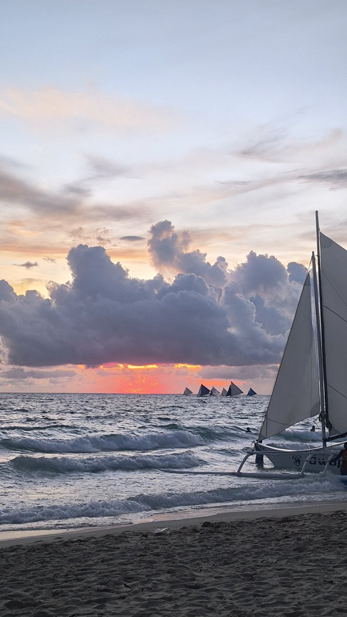 MyBoracayGuide's tweet photo. Lent on Boracay Island: quiet shores, slow sunsets, and a gentle reminder to pause, breathe, and let go.
#BoracaySunset #Lent2025 #BeachReflections #TropicalPeace https://t.co/66EosegqGY