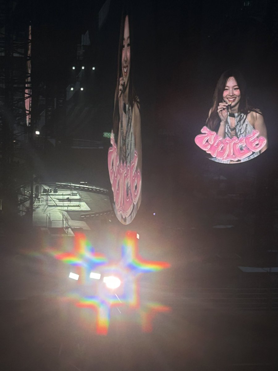오늘 안경 모양은 반짝이네용