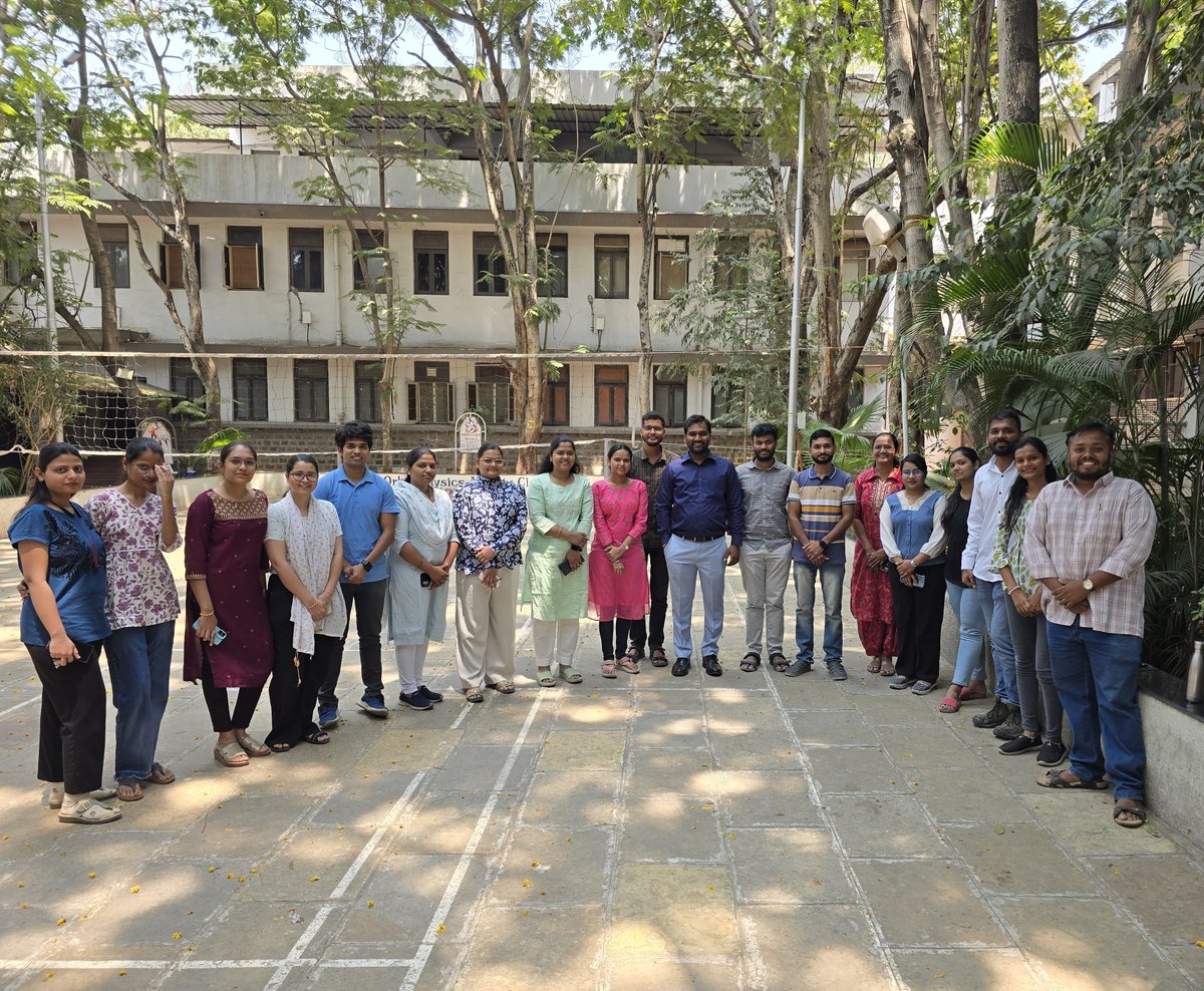 DRondiya's tweet photo. What gets you out of bed with purpose? For me, it’s this - captured after a two-day workshop. The students’ energy, confidence, smiles, &amp; their positive life philosophy (beyond careers) reminded me why I do this. Their smiles &amp; trust made it one of the most fulfilling experiences https://t.co/ggqGEQqRrr