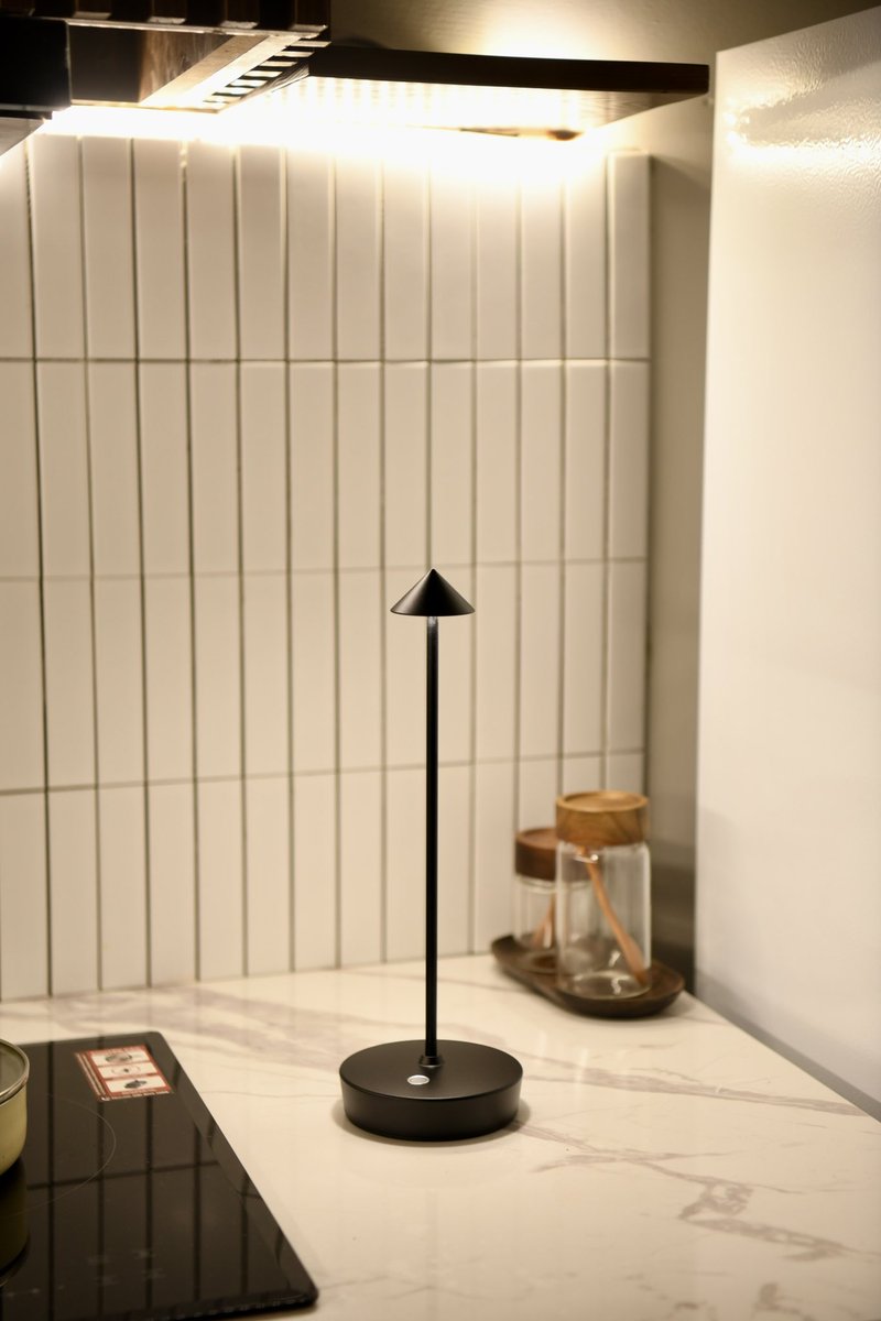 sakringt's tweet photo. Meet the Sakringt Lumo X12 Black Lamp 🖤
https://t.co/1cAgLhP5lE

#sakringt #sakringtx12 #cordlesstablelamp #lampdesign #rechargeablelamp #led #patiolamp #neutralhomedecor #tablelamp #homedecor #moderhomedecor #homeinspo #lighting #interiordecor https://t.co/eSYob2bM8l