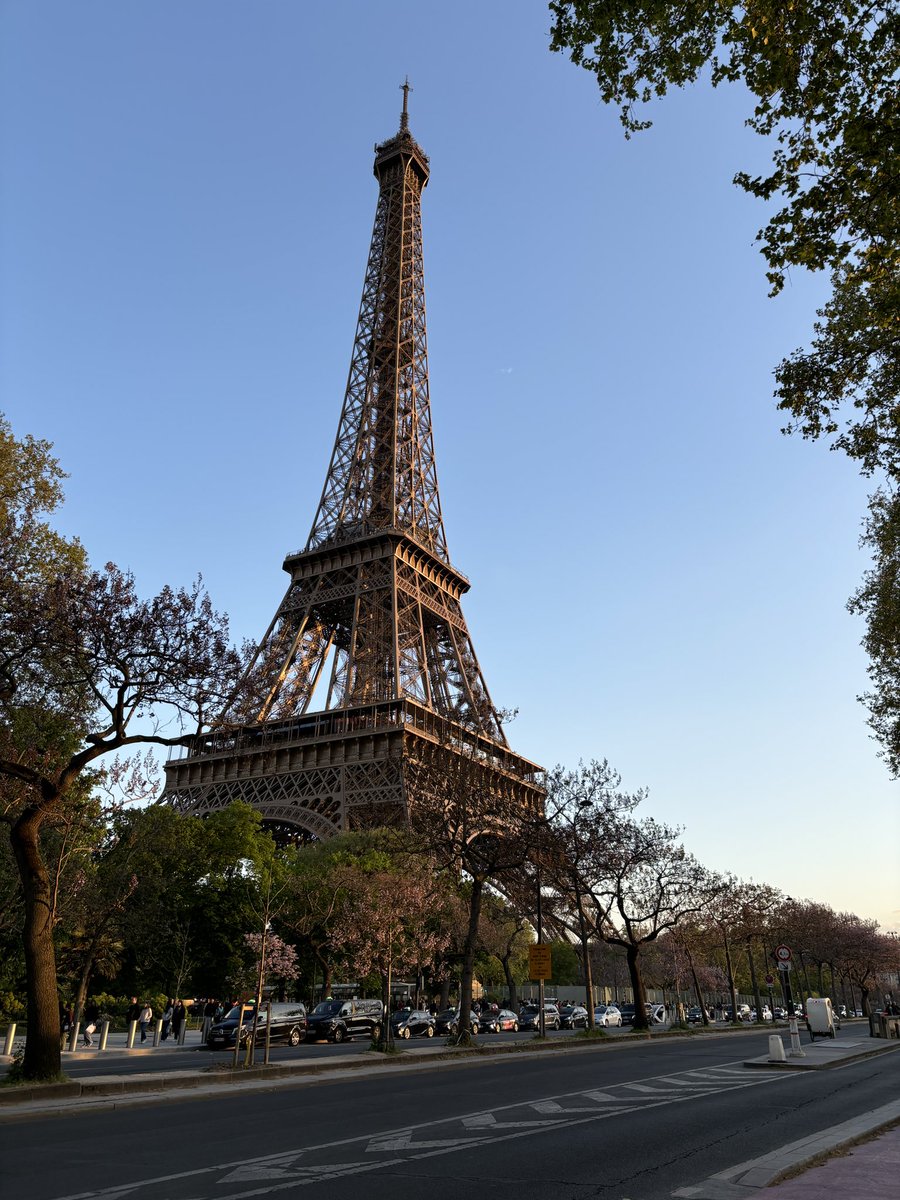 cedricclyburn's tweet image. Wooo hoo! First #Devoxx completed successfully ✅ I had a fantastic time with the @rhdevelopers team in Paris this week at @DevoxxFR and it blew my mind! 4,500 developers and engineers all tinkering and live demo-ing, including my talk on document processing using #Docling