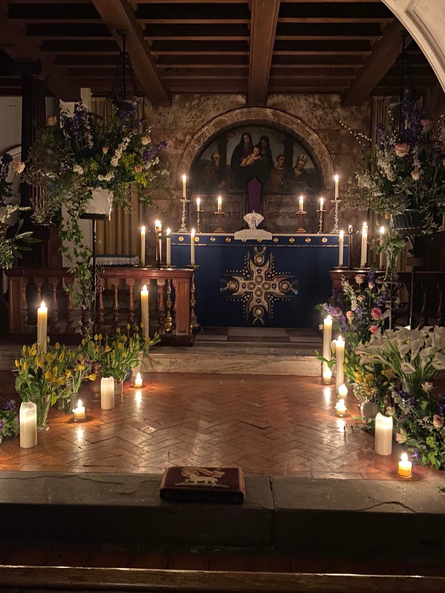 StAnneWandsw's tweet image. At St Anne’s we watch all night until 2pm today.
Come and join us and stay for a while.
‘Where charity and love is found God is there’
#holyweek #HolyWeek2025 #watch #goodfriday @SouthwarkCofE @churchofengland