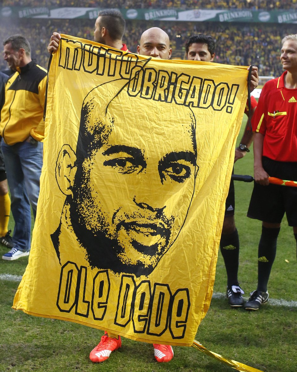 UEFAcom_de's tweet image. 4⃣7⃣ - Happy Birthday, @BVB Legende Dede 🎂🎊🥳🎁🇧🇷