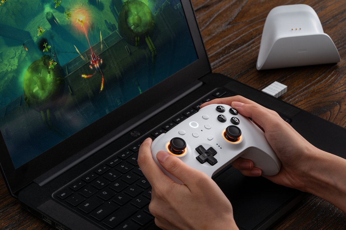 8BitDo's tweet photo. The Ultimate 2 Bluetooth Controller comes with a multifunctional charging dock that ensures a stable connection. The controller will be automatically switching ON/OFF while it is undocked/docked.
Get yours now:
https://t.co/4yuEBNjPVl
#8BitDo #Ultimate2 https://t.co/A0VyJLo1Yv
