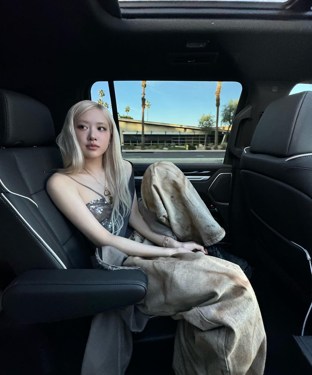 roseannepics's tweet image. 