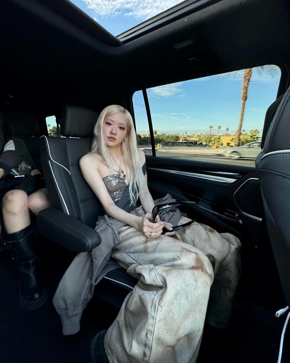 roseannepics's tweet image. 