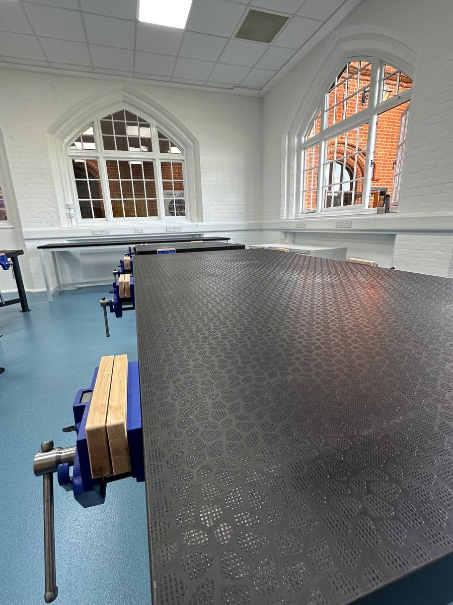 GroupNortek's tweet photo. Design and technology benches that inspire productivity and creativity.  #ProductivityBoost #NortekGroup https://t.co/WjGfCnzKDT